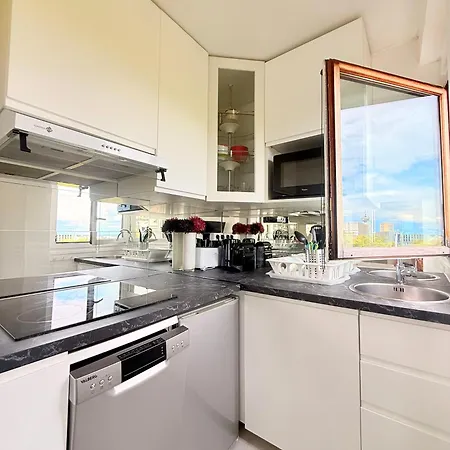 In With View, 15min To Center Apartment Paris