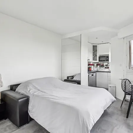 In With View, 15min To Center Apartament